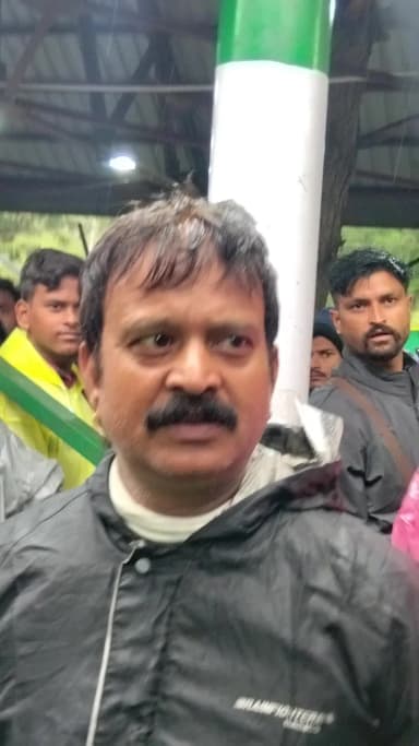 अमरनाथ यात्रा प्रबंधन पूरी तरह से फेल जिसने यहां पर कोई भी सुविधा यात्रियों को नहीं दी जा रही है यात्रियों कोइधर से उध