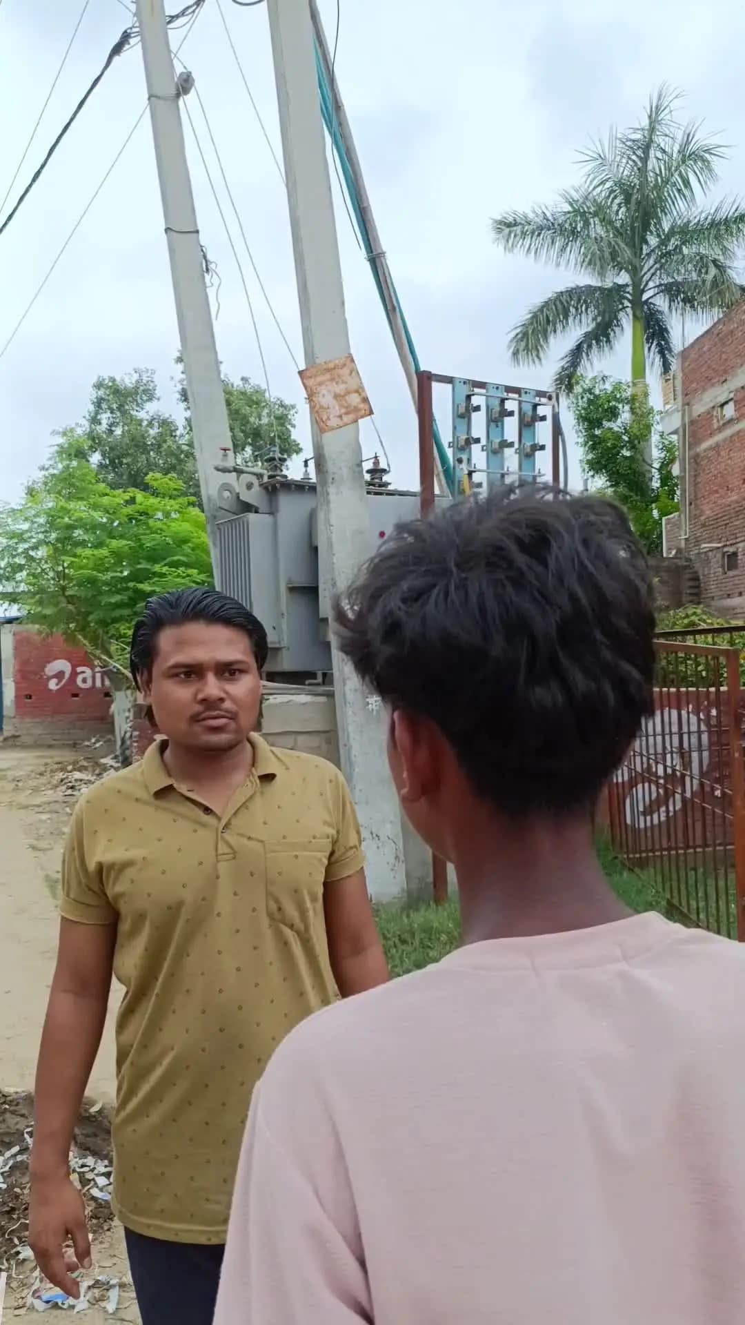 दो #दोस्तों के #बीच #लड़ाई #comedy #funny #trending #viral #funnymoment #funnyreel #memes #fun #entertainment