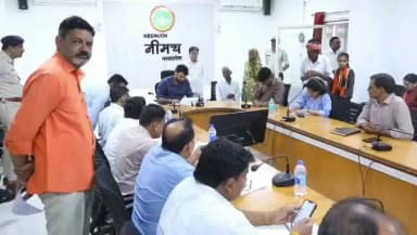 जनसुनवाई में 148 आवेदकों की समस्याओं पर हुई सुनवाई, कलेक्टर श्री हिमांशु चंद्रा ने अधिकारियों को शीघ्र निराकरण के दिए निर्देश।
Jansampark Madhya Pradesh
Collector Office Neemuch
#Jansunvai
#Neemuch
#नीमच