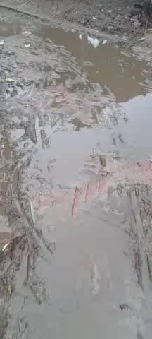ये हाल है लालपुर दुल्हापुर का प्रधान बने मूक दर्शन साफ सफाई का कार्य ठप अतिक्रमण से बाधित हो रहा है आवागमन