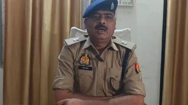 थाना चोपन क्षेत्रान्तर्गत मारकुण्ड़ी खाई में पति-पत्नी के शव एवं मोटरसाइकिल बरामद होने के संबंध में अपर पुलिस अधीक्षक (मुख्यालय), सोनभद्र श्री अनिल कुमार की बाइट।
@digmirzapur
@adgzonevaranasi
@Uppolice @bstvlive @News18UP @Live_Hindustan @AmarUjalaNews https://t.co/be4VVOI9gK