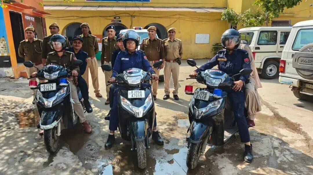डीग पुलिस : #महिला_सुरक्षा_संकल्प_अभियान
प्रतिदिन सशक्त होता महिला सुरक्षा संकल्प अभियान
#DeegPolice
#RajasthanPolice
#WomenSafetyFirst
#सुरक्षित_नारी_सशक्त_समाज
#महिला_सुरक्षा
@PoliceRajasthan https://t.co/KkTfSaBXdC