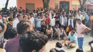मथुरा: स्कूल बस के नीचे आने से छात्र की मौत, पुलिस ने संभाली हंगामे की स्थिति, SSP बोले- होगी कड़ी कार्रवाई