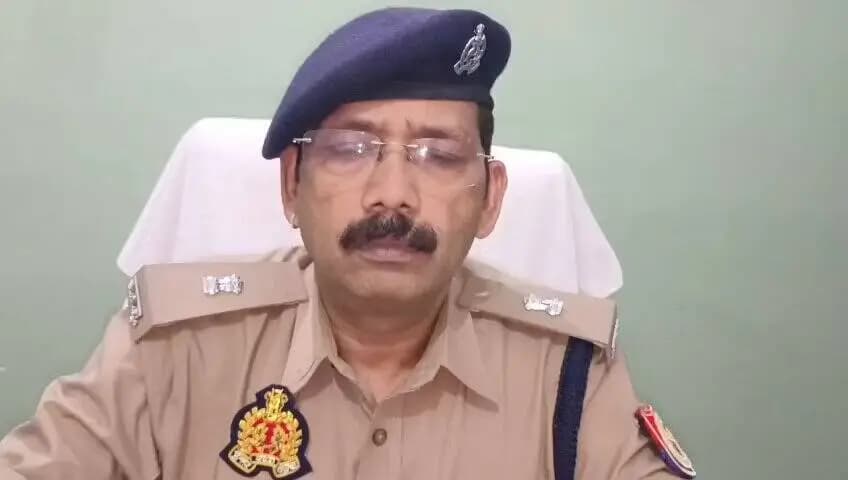 #SPLalitpur के निर्देशन में वारंटी अभियुक्तों के विरुद्ध चलाए जा रहे विशेष अभियान के क्रम में जनपदीय पुलिस द्वारा कुल 57 वारंटी अभियुक्तों की गिरफ्तारी के संबंध में अपर पुलिस अधीक्षक, ललितपुर श्री कालू सिंह की बाइट। https://t.co/h0x8vVeYCf