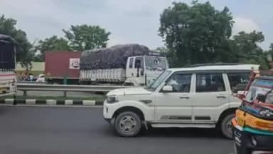 ज्ञानपुर: जंगीगंज नेशनल हाईवे 19 पर टावर पर चढ़ा ट्रक चालक, हाईवे पर मच गया हड़कंप
