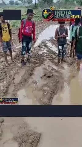 सड़क नहीं तो विकास नहीं। ग्राम नई बस्ती छिंदा पंचायत छिंदा तहसील नागौद जिला सतना विधानसभा रैगाव