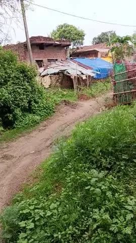 Babupur Nagod SATNA MP garm panchayat Babupur me ho raha atyea char kia ja rasta band miti dalkar raste ko kar rahe .