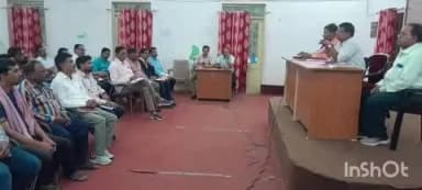 राजनांदगांव: नगर निगम टाउन हॉल में आयुक्त ने बेहतर सफाई व्यवस्था को लेकर बैठक की, दिए आवश्यक दिशा निर्देश