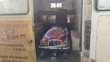 अनूपपुर: करंट लगने से 42 वर्षीय व्यक्ति की मौत, परिजनों ने बिजली विभाग कार्यालय का घेराव कर किया चक्काजाम