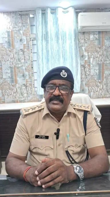 पुलिस उपाधीक्षक, यातायात, बांका द्वारा श्रावणी मेला 2026 के अवसर पर यातायात व्यवस्था एवं अन्य तैयारी से संबंधित जानकारी
#श्रावणी_मेला_2026
#ShravaniMela2026
#बांका
#Banka
#जिला_प्रशासन_बांका
#DistrictAdministrationBanka
#बांका_पुलिस
#BankaPolice
#यातायात_व्यवस्था
#TrafficManagement
#कांवरिया_पथ
#BolBam
#SafeShravaniMela
#HarHarMahadev
#जय_बाबा_बैद्यनाथ
#श्रद्धालुओं_की_सुरक्षा
