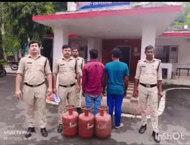 सिंगरौली: सिंगरौली में गैस गोदाम की दीवार तोड़कर सिलेंडर चोरी करने वाले आरोपी गिरफ्तार