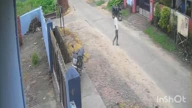 महाराजगंज: बिशनपुरा में दिनदहाड़े घर के बाहर खड़ी बाइक चोरी, वारदात CCTV में कैद हुई