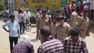 कायमगंज: मोहल्ला गंगा दरवाजा में नाले में मिला अज्ञात युवक का शव, पुलिस ने पोस्टमार्टम के लिए भेजा, शिनाख्त के प्रयास जारी