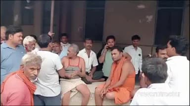 कर्वी: कर्वी के गोल तालाब मोहल्ले में अज्ञात कारणों से युवक ने फांसी लगाकर आत्महत्या की, पुलिस ने शव का कराया पोस्टमार्टम
