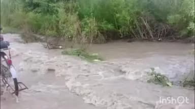 रायबरेली: कोरचंदामऊ को जाने वाले रास्ते में नहरिया कट जाने से आवागमन हुआ बाधित, स्थानीय लोगों को हो रही समस्या #jansamsya