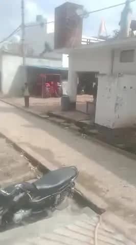yhe video dekho bhai logo kaese sasural vale ak akeli bahu ko gali dete h aor lade dande se Marne ke koses karte hu najr