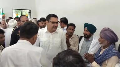 टोहाना: पूर्व मंत्री देवेंद्र बबली ने जन्मदिन पर किया पौधा वितरण और सेवा का संकल्प लिया