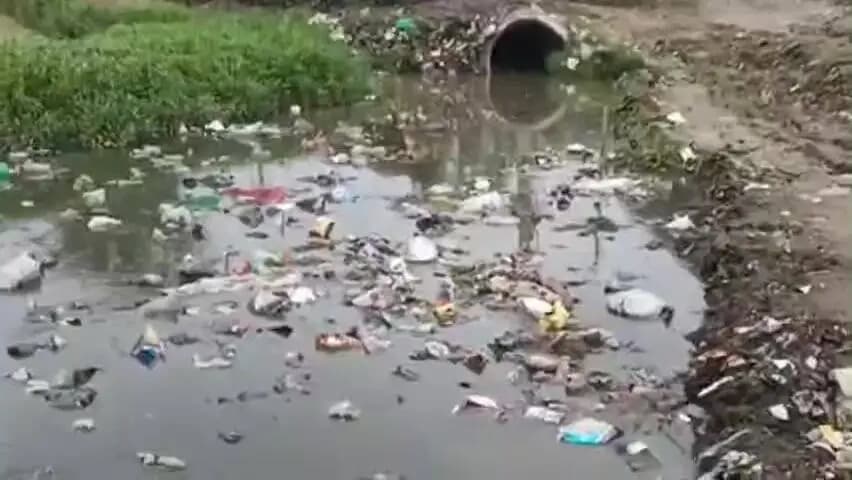 मथुरा: औरंगाबाद की कृष्ण कुंज कॉलोनी में जलभराव, गंदगी से लोग परेशान#जन समस्या