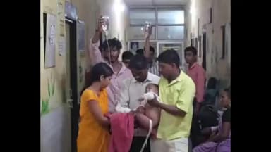 दुधि: हरपुरा गांव में कूलर में शॉर्ट सर्किट से आग लगने से तीन मासूम झुलसे, मां ने जान जोखिम में डालकर बच्चों को बचाया