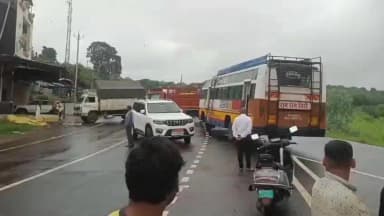 बजाग: गाड़ासरई गांव में बारिश से दुकान-मकान में भरा पानी, भाजपा मंडल अध्यक्ष सहित ग्रामीणों ने सड़क पर लगाया जाम