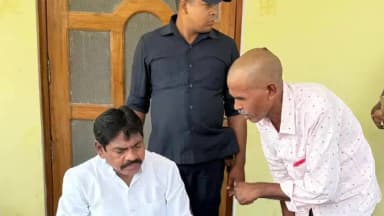 ओबरा: ओबरा विधायक और उत्तरप्रदेश समाज कल्याण राज्यमंत्री संजीव सिंह गोड़ ने कार्यालय पर जनता दरबार लगाया, सुनी समस्याएं