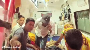सेन्हा: बाजार से लौटते समय सेन्हा के किसानों से भरा टेम्पू घाघरा में पलटा, एक की मौत, आधा दर्जन घायल