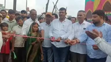 मरकच्चो: मरकच्चो प्रखंड के ग्राम बरियारडीह चौक पर रविवार 4:00 बजे शाम को नई साप्ताहिक हाट बाजार का किया गया शुभारंभ