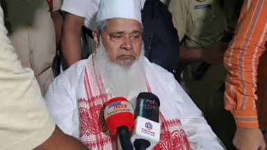 সোণাৰি: সোণাৰিৰ ৮ নং ৱাৰ্ডত মেখেলা বিতৰণ, সোণাৰিত বিধায়ক বদৰুদ্দিন আজমলৰ মন্তব্য