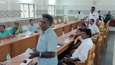 பவானி: நகராட்சி அலுவலகத்தில் இந்த வாரத்திற்கான சாதாரண கூட்டமானது நடைபெற்றது இதில் 42 தீர்மானங்கள் உட்பட நகரமனற உறுப்பினர்கள் கொண்டு வந்த
திடீர் தீர்மானங்களு