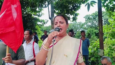সাব্রুম: সাব্রুম জেল ভরো আন্দোলনের জমায়েতে আলোচনা করছেন সিপিআই(এম) কেন্দ্রীয় কমিটির সদস্যা কৃষ্ণা রক্ষিত