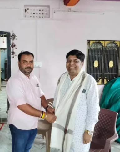 કવાંટ: જિલ્લા પંચાયત પ્રમુખ ઉપેન્દ્ર રાઠવાએ પ્રભાવી શુભેચ્છા મુલાકાત લીધી