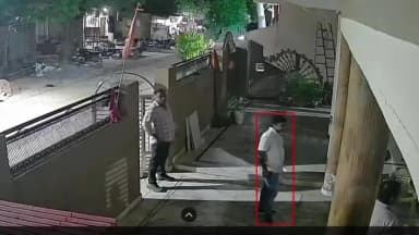 हमीरपुर: सुमेरपुर कस्बे में अपराधी की सीसीटीवी फुटेज देखने आई एसओजी टीम महिलाओं के विरोध के कारण बैरंग लौटी