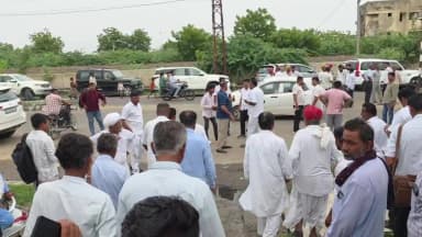 चौहटन: बाड़मेर में मेवाराम जैन 300 समर्थकों के साथ रवाना, गहलोत-डोटासरा से संभव मुलाकात