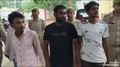 चुनार: चुनार पुलिस ने अलग-अलग बैंकों में खाता खोलकर साइबर ठगी करने वाले गैंग के 4 सदस्यों को किया गिरफ्तार