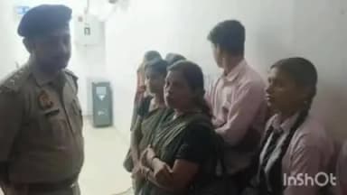 देेेवरिया: देवरिया के देवगांव मोड के पास अनियंत्रित बस ने ई-रिक्शा से टकराई, चालक की मौत, 13 घायल