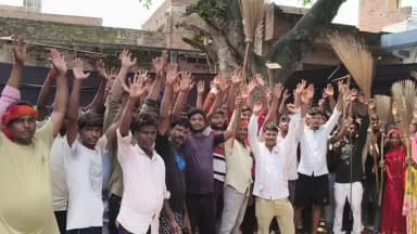 नवाबगंज: जैदपुर में सफाई कर्मचारियों का कार्य बहिष्कार जारी, PF की मांग को लेकर प्रदर्शन, आश्वासन के बाद भी नहीं माने कर्मचारी