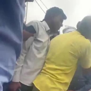 सोहागपुर: सोहागपुर में मूंग खरीदी बंद होने से नाराज किसानों ने स्टेट हाईवे 22 पर लगाया जाम, यातायात हुआ प्रभावित