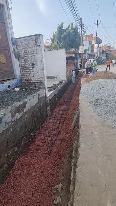 जो काम रामगढ़ रोड के ठेकेदार सम्मान सिंह फर्म को पहला 2 करोड़ 11 लाख का टेंडर दूसरा 14 लाख का नाले के नाम पर टेंडर फिर भी