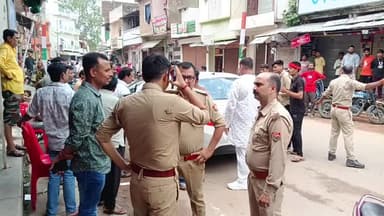 तालबेहट: कस्बे में अज्ञात कारणों से युवक ने कमरे के अंदर फांसी लगाकर की आत्महत्या, इलाके में मचा हड़कंप, पुलिस जांच में जुटी