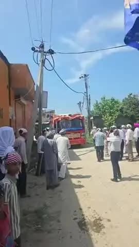 ਨਵਾਂਸ਼ਹਿਰ: ਬਲਾਚੌਰ ਦੇ ਪਿੰਡ ਰੈਲ ਮਾਜਰਾ ਵਿਖੇ ਪਹੁੰਚੀ ਸ੍ਰੀ ਗੁਰੂ ਰਵਿਦਾਸ ਮਹਾਰਾਜ ਸਨਮਾਨ ਯਾਤਰਾ ਦਾ ਹੋਇਆ ਭਰਵਾਂ ਸਵਾਗਤ