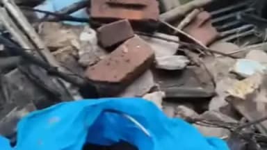 बड़ागांव धसान: बड़ागांव में कच्चे मकान का छप्पर गिरने से एक ही परिवार के आठ लोग घायल
