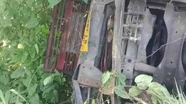 महाराजगंज: चेहरी टोला, कोलुआ जोतपुर के पास ट्रक पलटने से एक महिला की हुई मौत