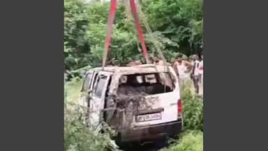खंडवा नगर: पत्नी की अर्थी और हाथों में मासूम बच्चों के शव: राजगढ़ हादसे में खंडवा के होकमसिंह का पूरा परिवार खत्म
