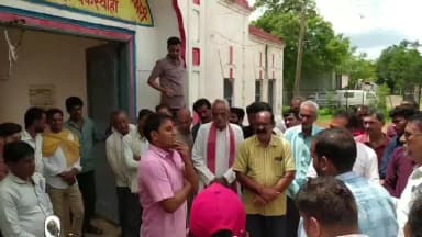 बक्स्वाहा: आरक्षक पर प्राथमिकी की मांग: 13 अगस्त तक कार्रवाई न होने पर आमरण अनशन