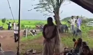 સાગબારા: સાગબારા જંગલ જમીન મુદ્દે સમર્થનમાં ધારાસભ્ય ચૈત્રરભાઈ વસાવાના ધર્મ પત્ની જોડાયા.
