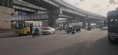 ಬೆಂಗಳೂರು ಪೂರ್ವ: ಕೆ ಆರ್ ಪುರದಲ್ಲಿ ಎಂದಿನಂತೆ ಬಸ್ ಆಟೋ ಕಾರ್ ಗಳ ಸಂಚಾರ