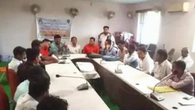 मारगोमुंडा: मार्गोमुंडा प्रखंड मुख्यालय स्थित सभागार में एक किसान गोष्ठी का आयोजन, डिजिटल सर्वे के बारे में दी गई जानकारी पूर्व निर्