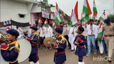નડિયાદ: *હર ઘર તિરંગા અભિયાન અંતર્ગત ચકલાસી નગરપાલિકામાં ભવ્ય તિરંગા યાત્રા યોજાઈ*