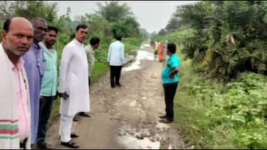 चंदनकियारी: चंदनकियारी में रेलवे गेट बंद होने से 2000 लोग परेशान, ग्रामीणों ने की पक्की संपर्क सड़क की मांग