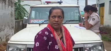 ଜୟପୁର: ଜୟପୁର ଜୟନଗର ଅଞ୍ଚଳରେ ଦେହ ବେପାର ଅଭିଯୋଗ,ଚଢ଼ଉ ବେଳେ ଛାତ ଡେଇଁ ଫେରାର ରାଣୀ ମହୁମାଛି, ଗ୍ରାହକ ଗିରଫ ସୂଚନା ଦେଲେ ସ୍ଥାନୀୟ ବାସିନ୍ଦା